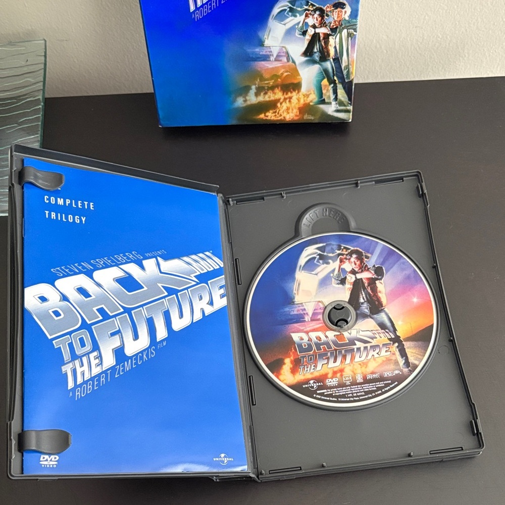 Back To The Future Complete Trilogy DVD Box Set - Picture 4 of 5